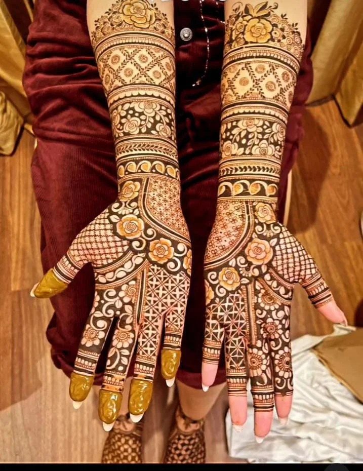 Apna Mehndi Vyapaar